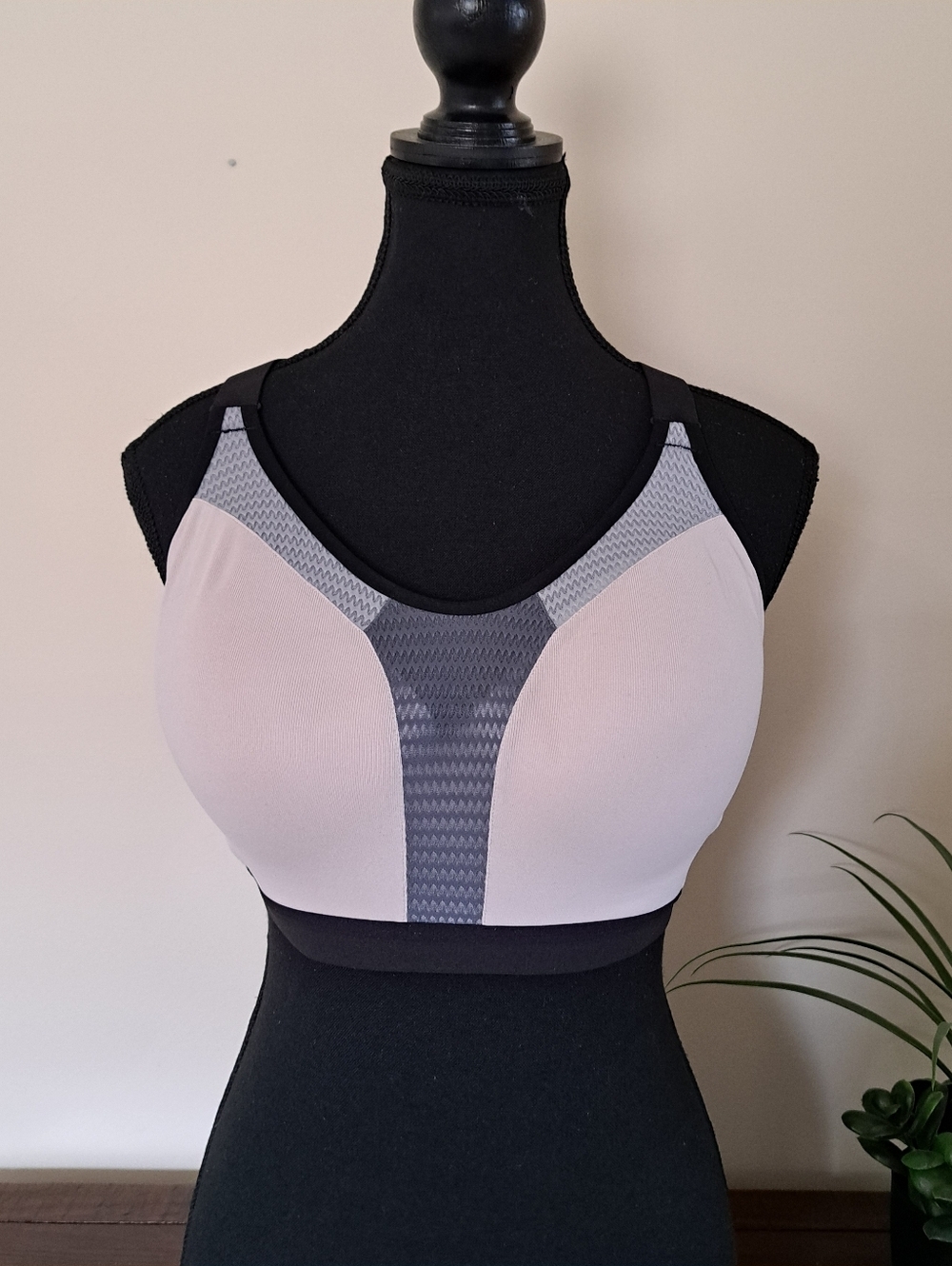 Victoria Sport Womens Sports Bra 34DDD Pink Grey Black Active Workout Casual